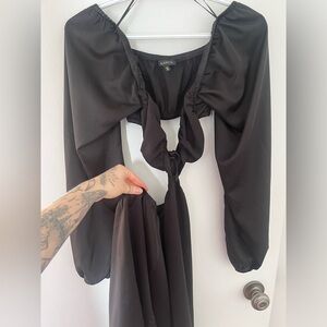 Black dress, long sleeve, classy, summer.